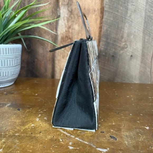 Shell Clutch - Rare Statement Piece - Picture 7 of 11